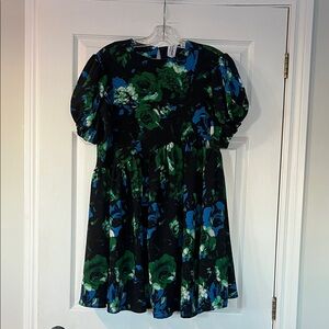 Elegant Black and Green Floral Mini Dress